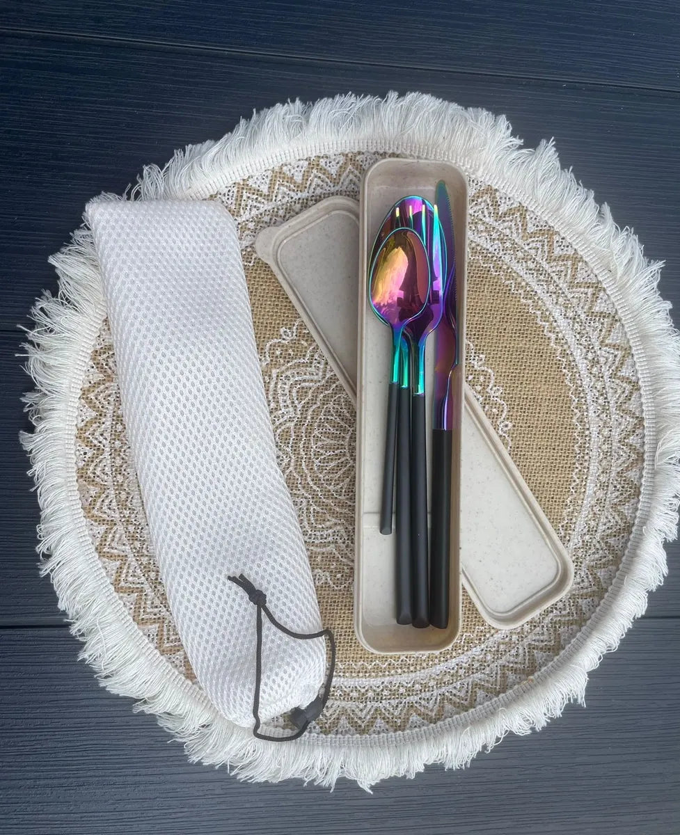 Cubiertos Mango Negro + Cucharita + Caja de trigo