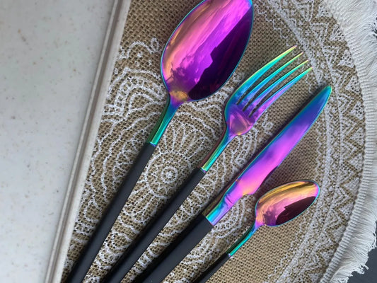 Cubiertos Mango Negro + Cucharita + Caja de trigo